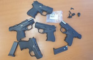 Задържаха пет контрабандни пистолета на Капитан Андреево