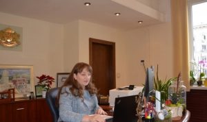 Министър Сачева обяви нова помощ за над 52 000 българи в риск