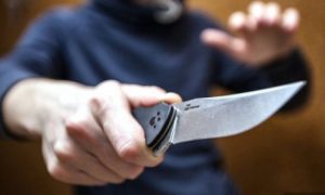 30-годишен заплашил с нож и ограбил баба във Видинско