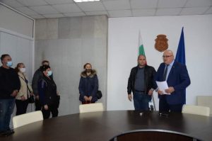 Кметът на Видин назначи нови работници в общинското предприятие по озеленяване (Снимки)