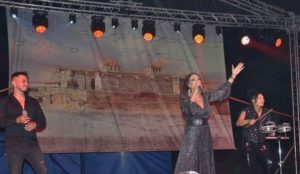 Поп фолк звездата Ивана пя на втората панаирна вечер във Видин